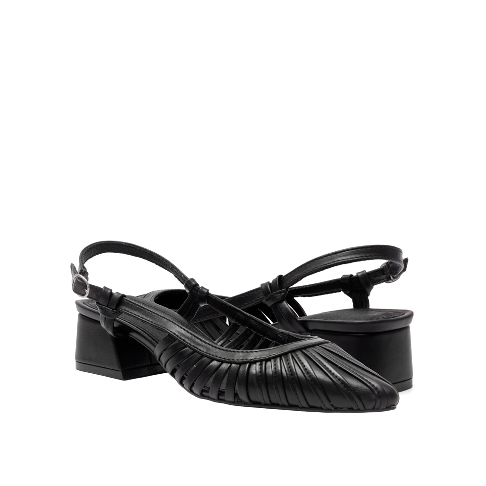 Zapatilla Mujer Negra Punta Fina Tacón Bajo  7-6921